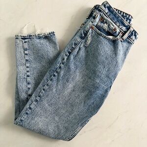 Abercrombie & Fitch Vintage wash High-Rise 'The Mom' Jeans Curve Love Short